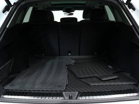 Certified 2025 Audi Q5 Premium w/ Convenience Package image 27