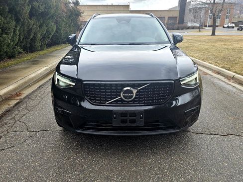 Used 2023 Volvo XC40 B5 Ultimate w/ Climate Package image 10