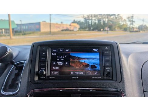 Used 2019 Dodge Grand Caravan GT image 21