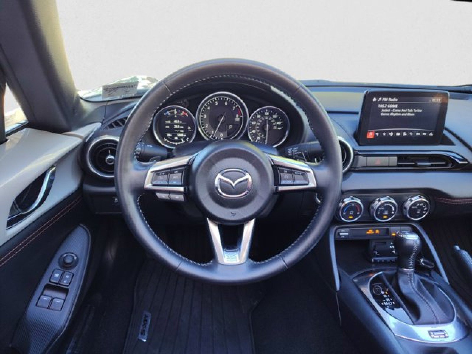 Used 2022 MAZDA MX-5 Miata RF Grand Touring w/ Weather Package RWD image 15