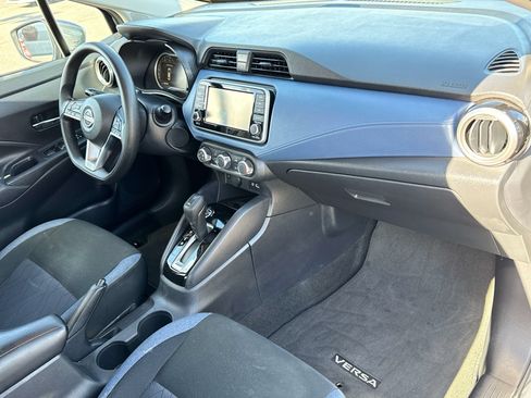 Used 2025 Nissan Versa SV FWD image 20