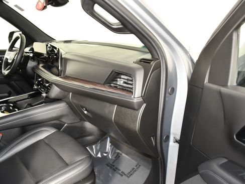 Used 2025 Chevrolet Tahoe Z71 AWD/4WD image 44