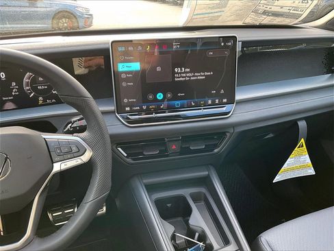 New 2026 Volkswagen Tiguan SE R-Line image 13