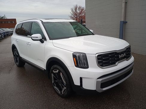 New 2025 Kia Telluride S image 1