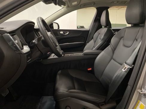 Used 2025 Volvo XC60 B5 Core image 64