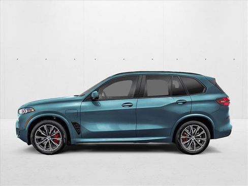 Used 2026 BMW X5 xDrive50e w/ Premium Package AWD/4WD image 3
