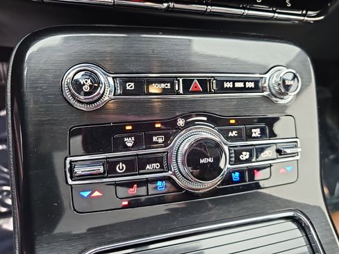 Used 2022 Lincoln Nautilus Reserve w/ Equipment Group 201A image 21