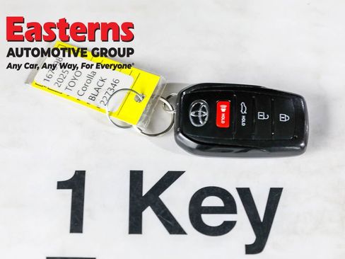 Used 2025 Toyota Corolla SE image 24