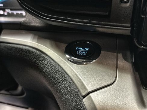 Used 2022 Ford Explorer XLT image 23