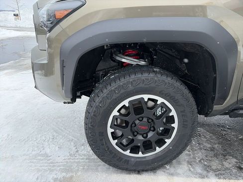 New 2026 Toyota Tacoma TRD Off-Road AWD/4WD image 15