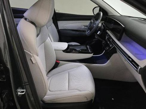 Used 2025 Hyundai Tucson Limited image 6