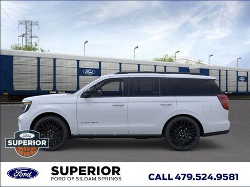 New 2026 Ford Expedition Platinum image 3