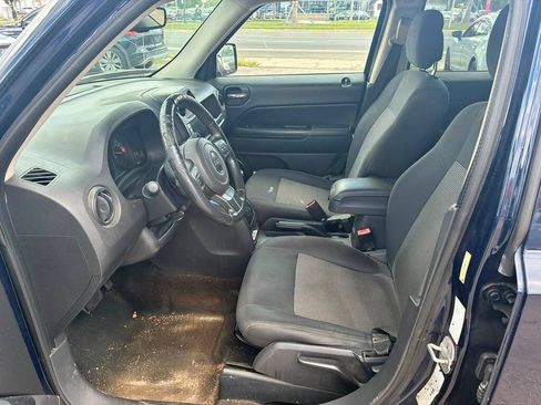 Used 2014 Jeep Patriot Latitude AWD/4WD image 9