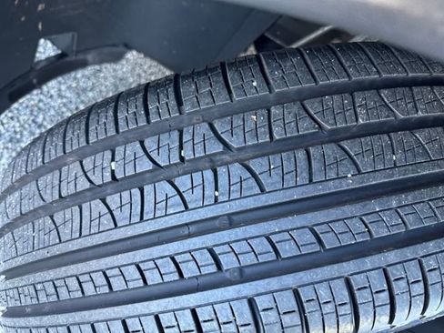 Certified 2022 Volkswagen Tiguan SE R-Line image 36