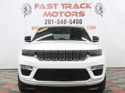 Used 2022 Jeep Grand Cherokee Summit AWD/4WD image 2