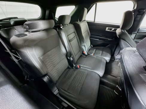 Used 2020 Ford Explorer XLT w/ Comfort Package AWD/4WD image 25
