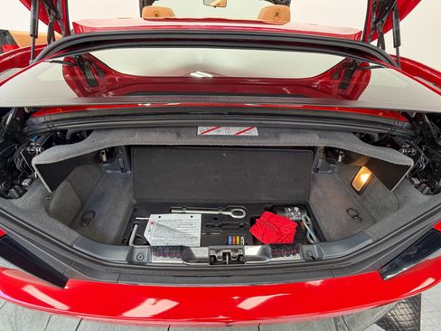 Used 2014 Ferrari California RWD image 17