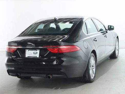 Used 2018 Jaguar XF Premium image 9