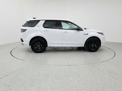 Used 2025 Land Rover Discovery Sport S image 4