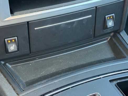 Used 2010 Chrysler 300 Touring image 21