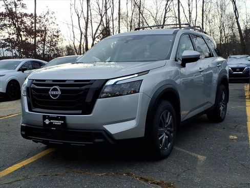 New 2025 Nissan Pathfinder SV w/ Black Appearance Package image 1