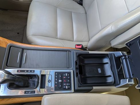 Used 2013 Land Rover Range Rover Sport HSE AWD/4WD image 25
