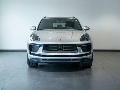 Certified 2026 Porsche Macan AWD/4WD image 10