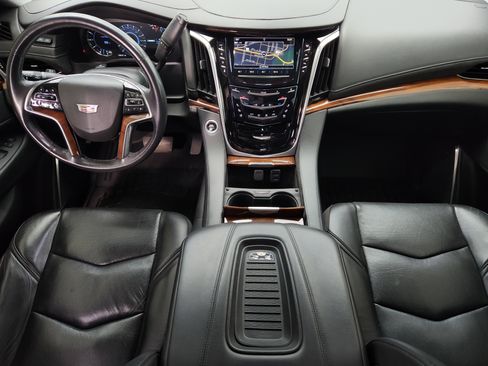 Used 2020 Cadillac Escalade Luxury RWD image 28