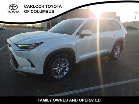 Used 2024 Toyota Grand Highlander AWD image 4