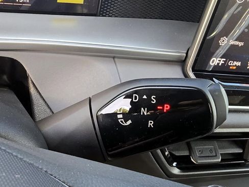 New 2026 Volkswagen Tiguan SE R-Line FWD image 12