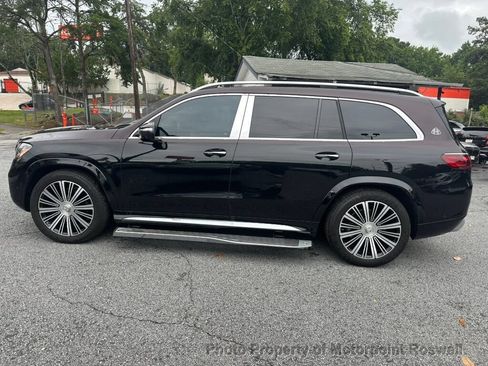 Used 2024 Mercedes-Benz Maybach GLS 600 4MATIC image 10