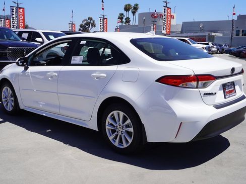Certified 2026 Toyota Corolla LE FWD image 6