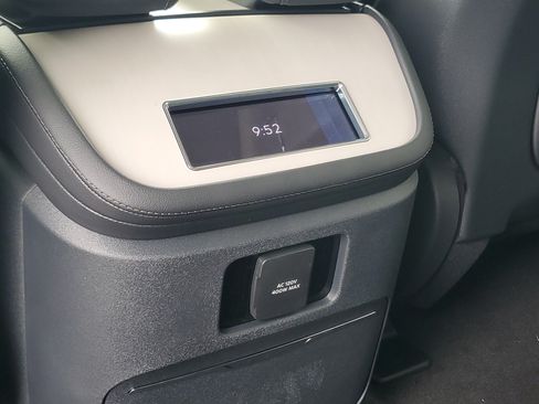 New 2027 Lincoln Navigator Reserve AWD/4WD image 29