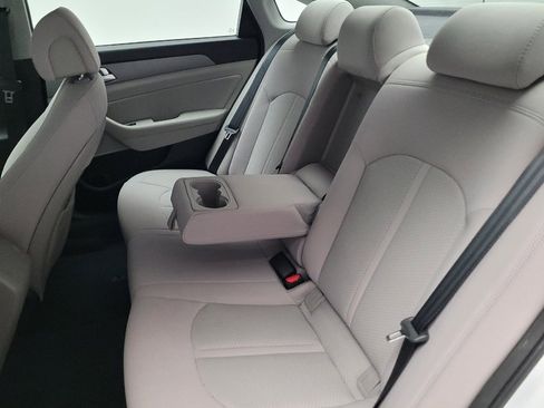 Used 2015 Hyundai Sonata SE w/ Option Group 09 FWD image 18