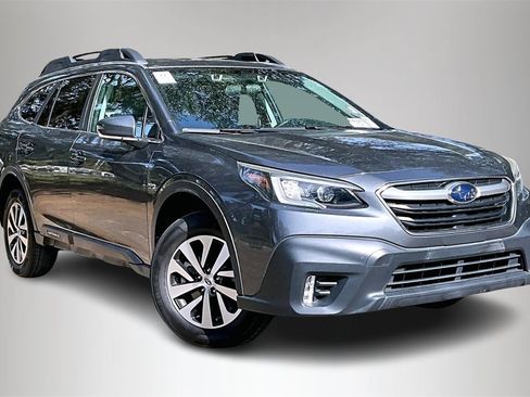 Used 2022 Subaru Outback Premium image 2