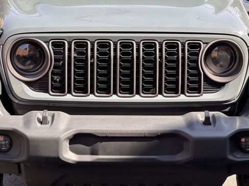 Used 2024 Jeep Wrangler Unlimited Sport AWD/4WD image 10
