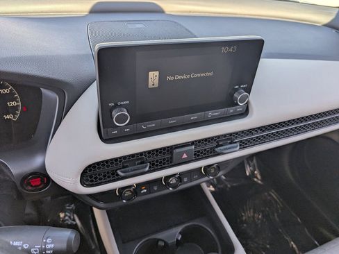 Certified 2025 Honda HR-V LX image 23