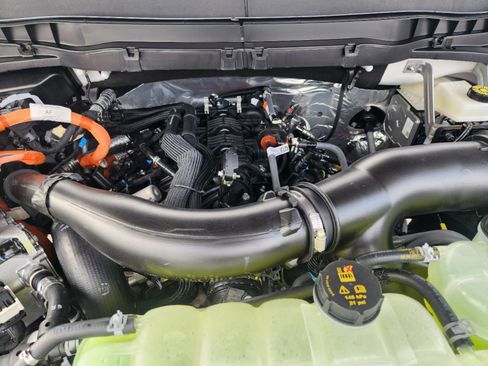 New 2025 Ford F150 Platinum w/ Equipment Group 702A High image 22