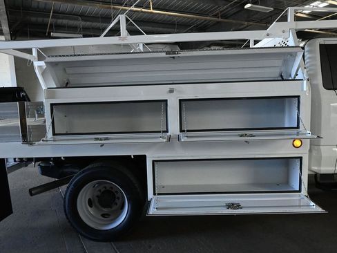 New 2025 Ford F450 XL w/ XL Chrome Package image 31