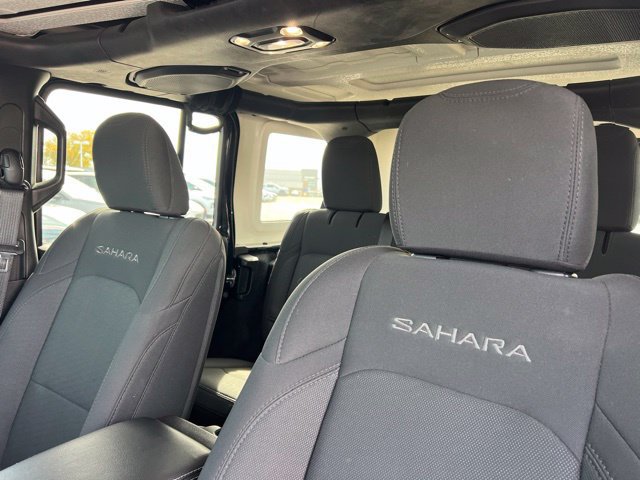 Used 2020 Jeep Wrangler Unlimited Sahara w/ Dual Top Group AWD/4WD image 24