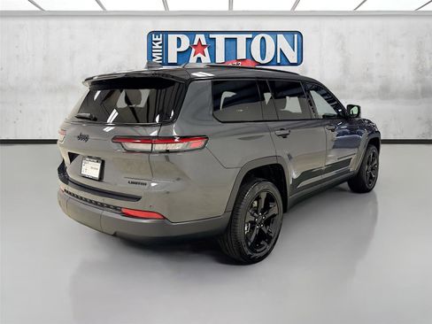 Used 2025 Jeep Grand Cherokee L Limited w/ Black Appearance Package image 7