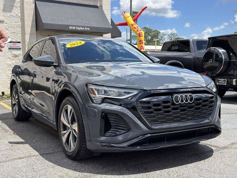 Used 2024 Audi Q8 e-tron Premium AWD/4WD image 17