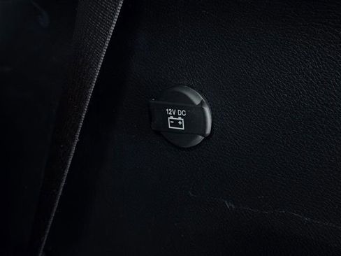 Used 2025 Chrysler Pacifica Select FWD image 10