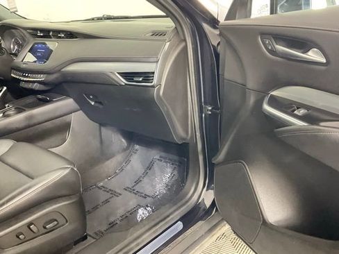 Used 2023 Cadillac XT4 Premium Luxury FWD image 14