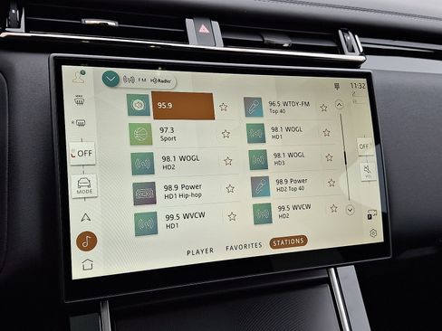 New 2026 Land Rover Range Rover Velar Dynamic SE image 10