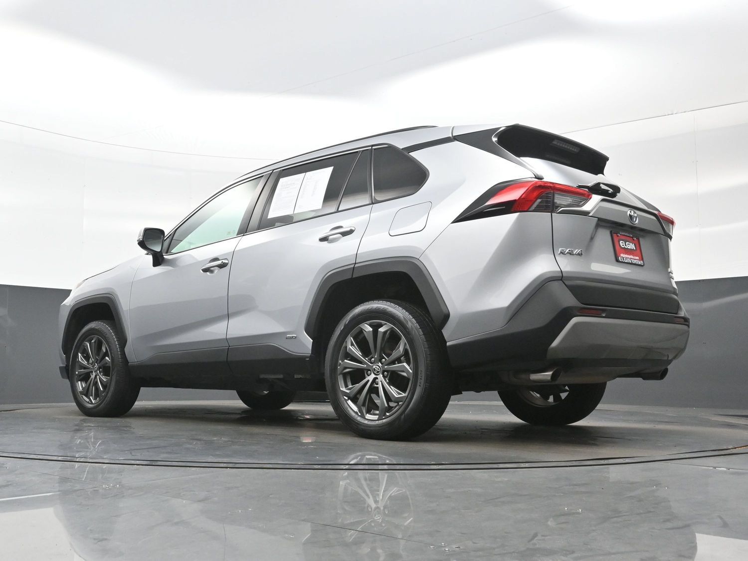 Used 2023 Toyota RAV4 Limited AWD/4WD image 31