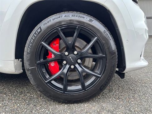 Used 2020 Jeep Grand Cherokee SRT image 24