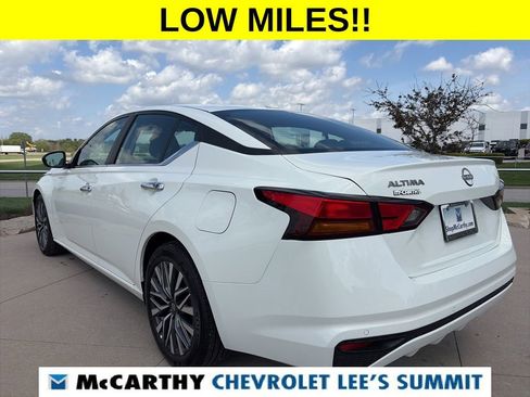 Used 2025 Nissan Altima 2.5 SV image 12