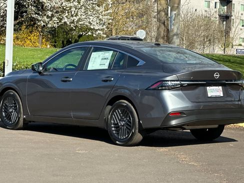 New 2026 Nissan Sentra SV w/ Floor Mat Package FWD image 6