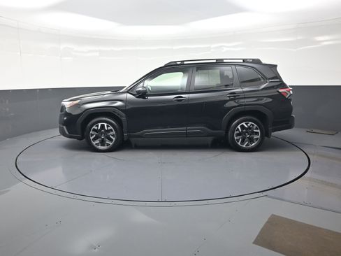 Certified 2025 Subaru Forester Premium AWD/4WD image 6